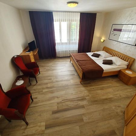 Restaurant And Rooms Kotlar โคบาริด ภายนอก รูปภาพ