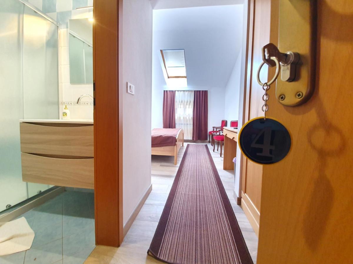 Restaurant And Rooms Kotlar โคบาริด ภายนอก รูปภาพ