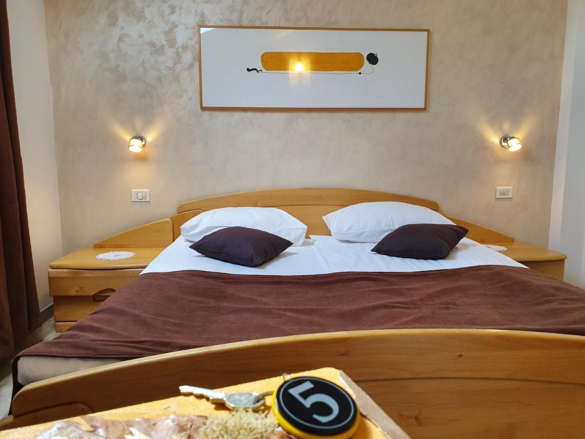 Restaurant And Rooms Kotlar โคบาริด ภายนอก รูปภาพ