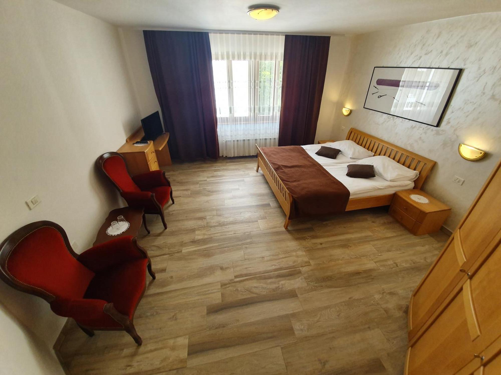 Restaurant And Rooms Kotlar โคบาริด ภายนอก รูปภาพ