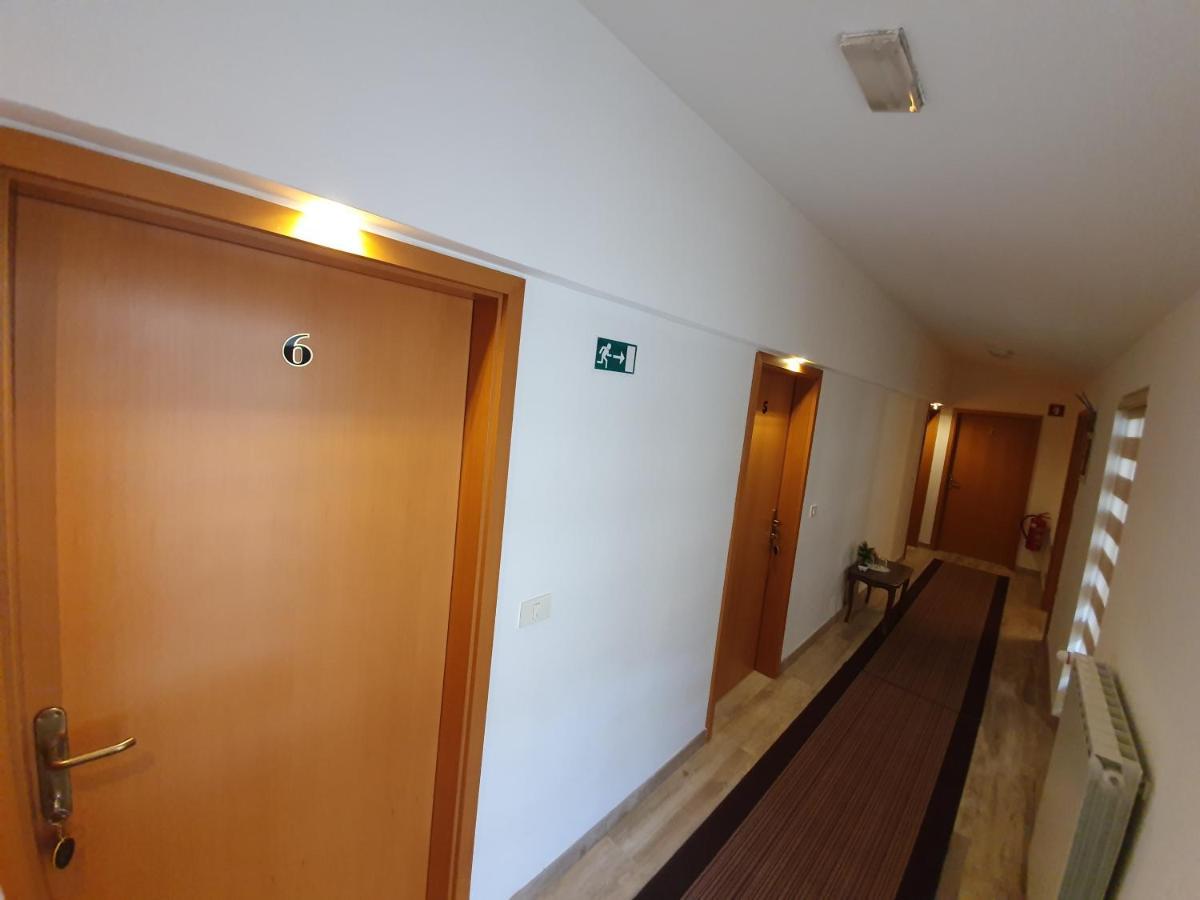 Restaurant And Rooms Kotlar โคบาริด ภายนอก รูปภาพ