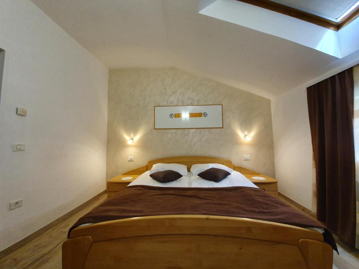 Restaurant And Rooms Kotlar โคบาริด ภายนอก รูปภาพ