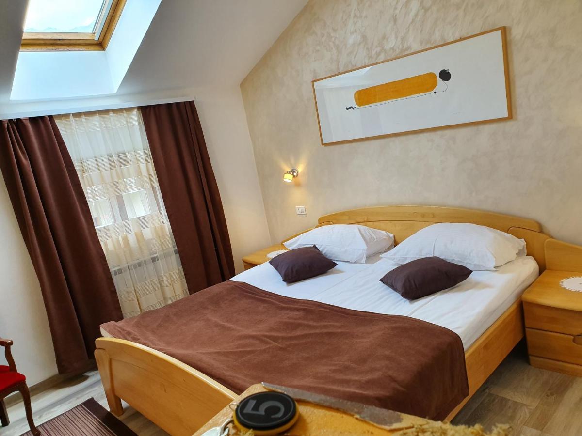 Restaurant And Rooms Kotlar โคบาริด ภายนอก รูปภาพ
