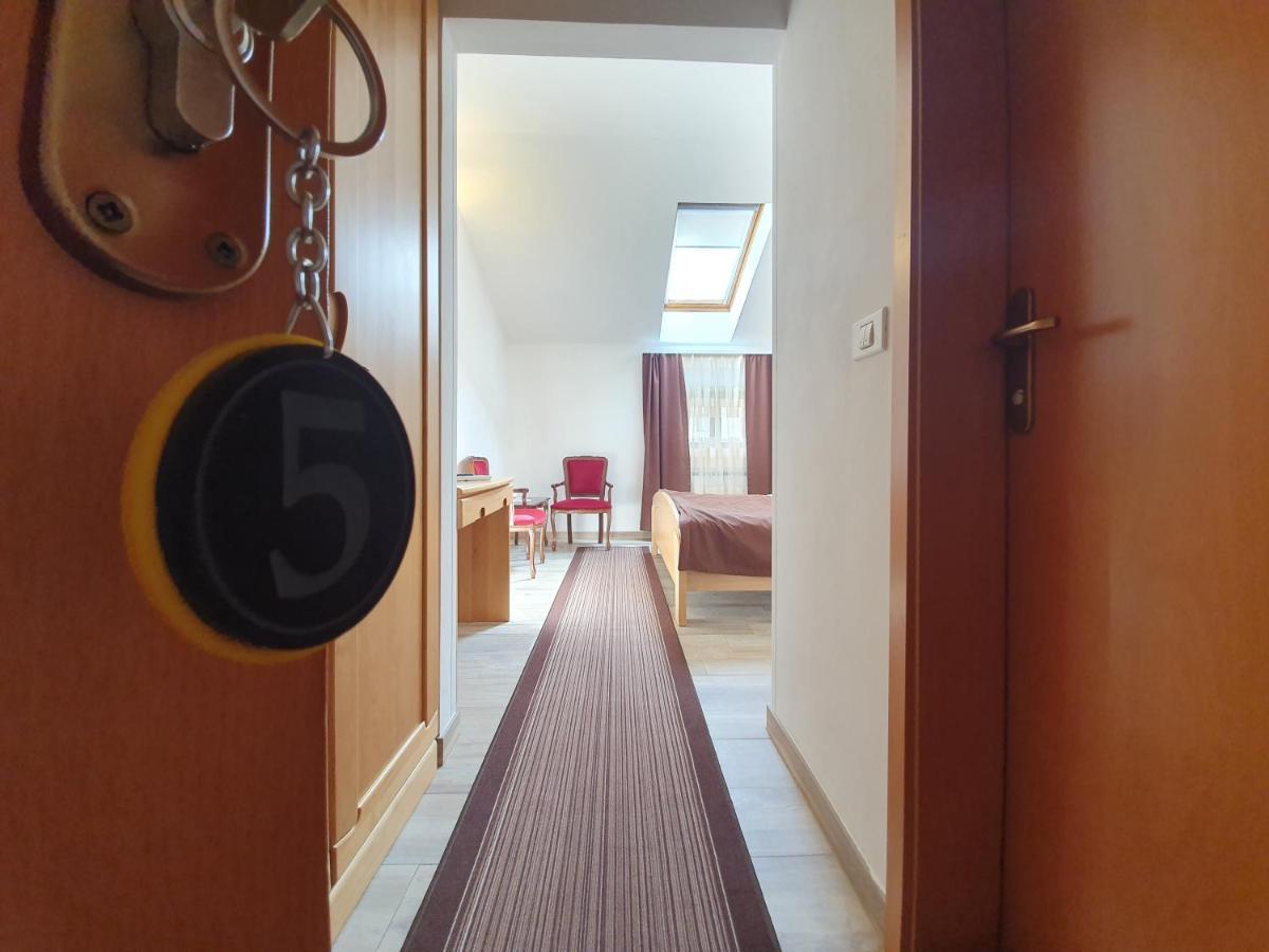 Restaurant And Rooms Kotlar โคบาริด ภายนอก รูปภาพ