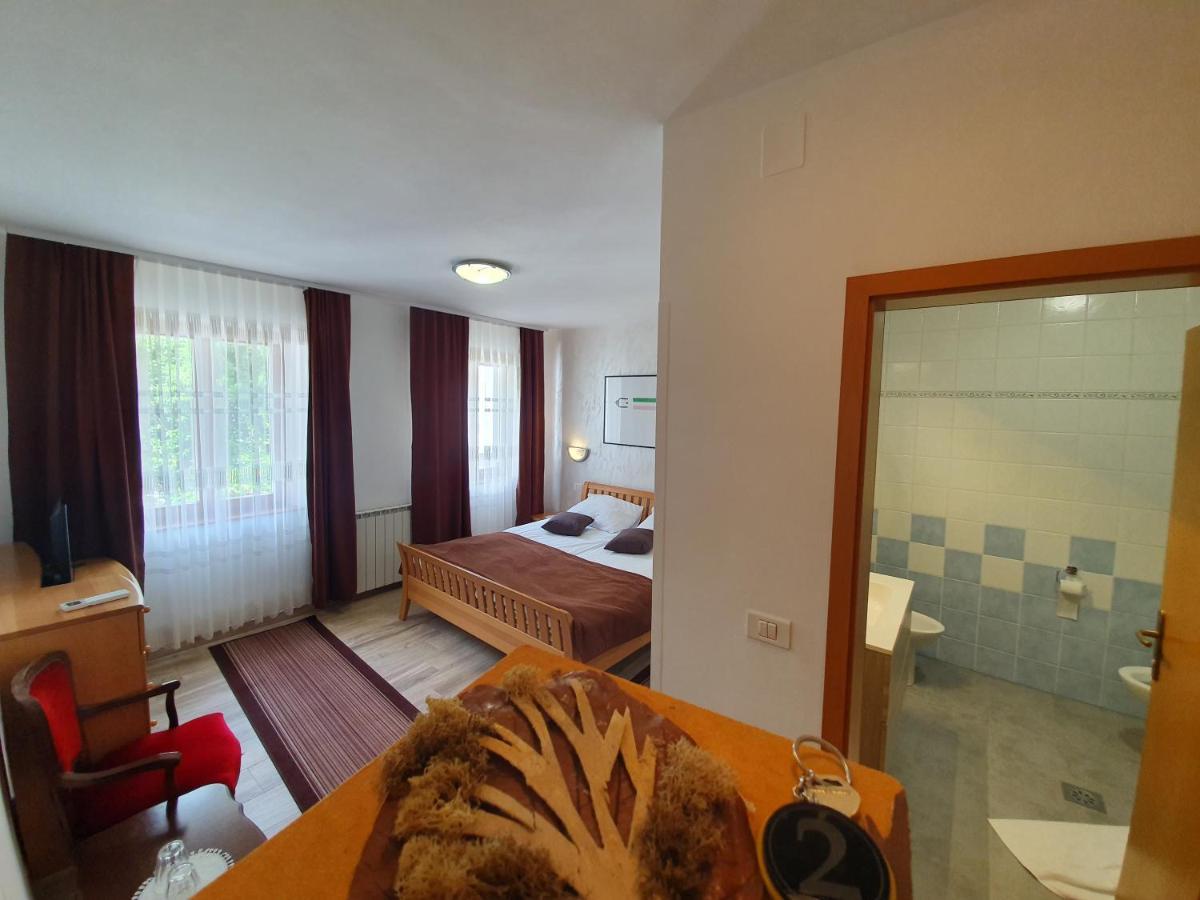 Restaurant And Rooms Kotlar โคบาริด ภายนอก รูปภาพ