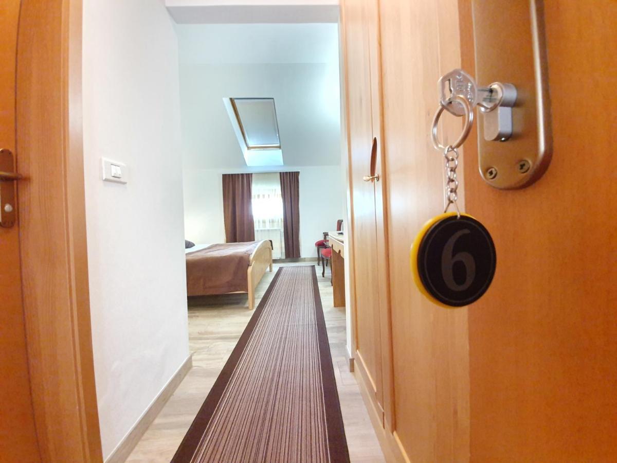 Restaurant And Rooms Kotlar โคบาริด ภายนอก รูปภาพ