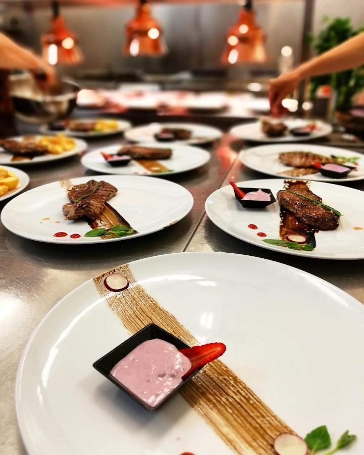 Restaurant And Rooms Kotlar โคบาริด ภายนอก รูปภาพ