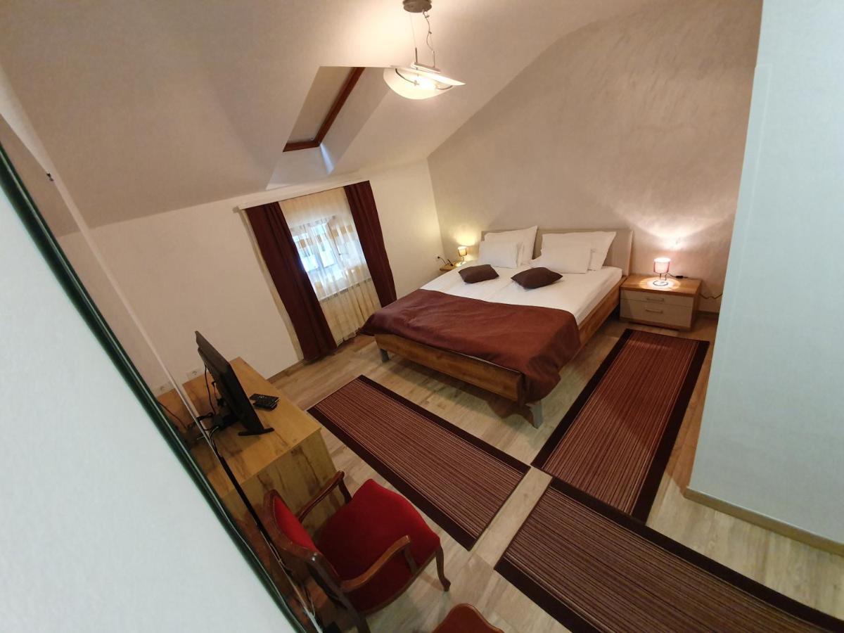 Restaurant And Rooms Kotlar โคบาริด ภายนอก รูปภาพ